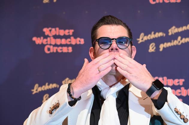 Presenter and entertainer Dennis Schick comes to the premiere of the 10th Cologne Christmas Circus