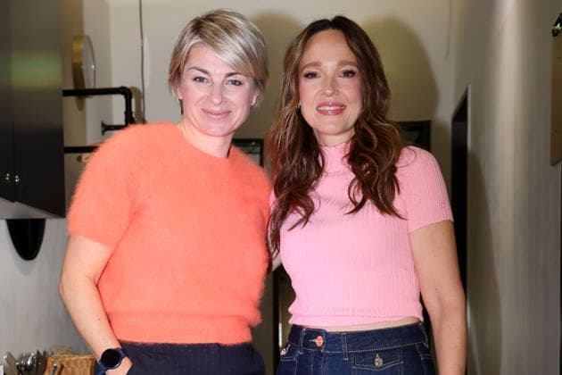 Carolin Kebekus with presenter Sabine Heinrich at the book premiere of 8000 ways to fail as a mother on 30 11 2025 at Gloria in Cologne Carolin Kebekus at the premiere of her book in Cologne