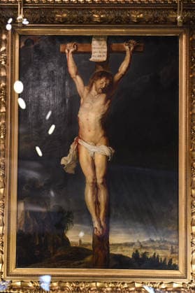 Rubens Painting Christ on the Cross Sold for Ä2.3 Million - Versailles The painting Christ on the Cross (Le Christ en croix, 1614–1615) by Flemish master Peter Paul Rubens was sold for Ä2.3 million at an auction in Versailles, France, on November 30, 2025. After being found in a private Paris mansion, the painting shocked the art world and drew major attention from international collectors, museums, and historians. Photo by Florian Poitout ABACAPRESS.COM Versailles France  Copyright: xPoitoutxFlorian ABACAx