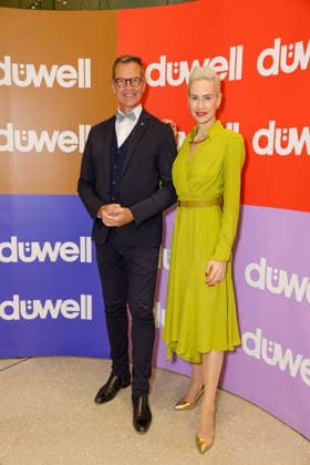 DÜWELL Public Opening Event Jeannine Halene, host of the evening and owner of the agency Rheinschurken with Düsseldorfs mayor Josef Hinkel Düsseldorf DÜWELL NRW Germany
