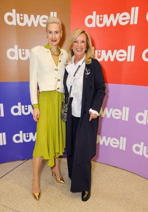 DÜWELL Public Opening Event L R Presenter and owner of the agency Rheinschurken, Jeannine Halene with Strandfrein designer Uta Raasch Düsseldorf DÜWELL NRW Germany