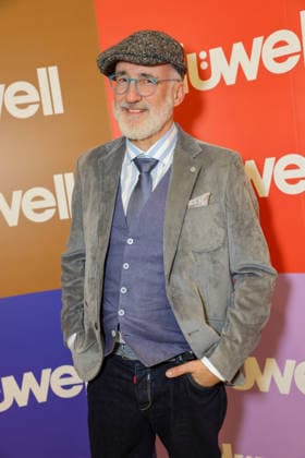 DÜWELL Public Opening Event Best Ager Model Bernd U Funke in great MenStyle Düsseldorf DÜWELL NRW Germany