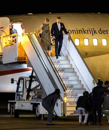 PARAMARIBO King Willem-Alexander and Queen Maxima are welcomed at Johan Adolf Pengel International Airport, Suriname s national airport. The royal couple has been invited by President Jennifer Geerlings-Simons for a three-day state visit in the year that Suriname celebrates its 50th anniversary of independence from the Netherlands. ANP REMKO DE WAAL netherlands out - belgium out  Copyright: xx x543523970x originalFilename: 543523970