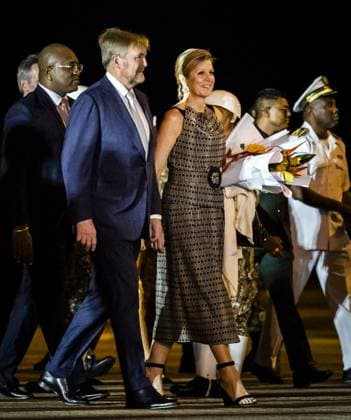 PARAMARIBO King Willem-Alexander and Queen Maxima are welcomed at Johan Adolf Pengel International Airport, Suriname s national airport. The royal couple has been invited by President Jennifer Geerlings-Simons for a three-day state visit in the year that Suriname celebrates its 50th anniversary of independence from the Netherlands. ANP REMKO DE WAAL netherlands out - belgium out  Copyright: xx x543524241x originalFilename: 543524241