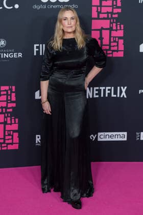 November 30, 2025, London, England, United Kingdom: MIKA SIMMONS attends the 28th British Independent Film Awards (BIFA) ceremony at the Roundhouse. London United Kingdom - ZUMAs371 20251130_zip_s371_056 Copyright: xWiktorxSzymanowiczx