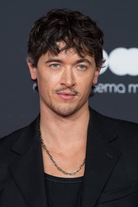 November 30, 2025, London, England, United Kingdom: TOM BLYTH attends the 28th British Independent Film Awards (BIFA) ceremony at the Roundhouse. London United Kingdom - ZUMAs371 20251130_zip_s371_089 Copyright: xWiktorxSzymanowiczx