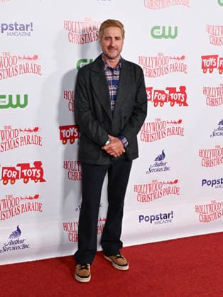 November 30, 2025, Hollywood, California, USA: American actor, director, and writer LUKE WILSON attends the 93rd Annual Hollywood Christmas Parade: Hollywood RED CARPET. Hollywood USA - ZUMAb173 20251130_aap_b173_006 Copyright: xBillyxBennightx