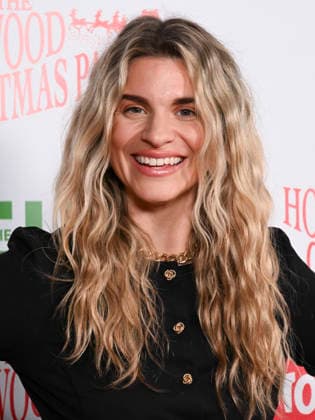 November 30, 2025, Hollywood, California, USA: Model, author, actress, speaker and media personality RACHEL MCCORD attends the 93rd Annual Hollywood Christmas Parade: Hollywood RED CARPET. Hollywood USA - ZUMAb173 20251130_aap_b173_015 Copyright: xBillyxBennightx