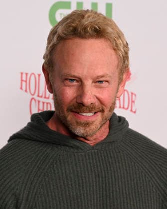November 30, 2025, Hollywood, California, USA: American actor IAN ZIERING attends the 93rd Annual Hollywood Christmas Parade: Hollywood RED CARPET. Hollywood USA - ZUMAb173 20251130_aap_b173_042 Copyright: xBillyxBennightx