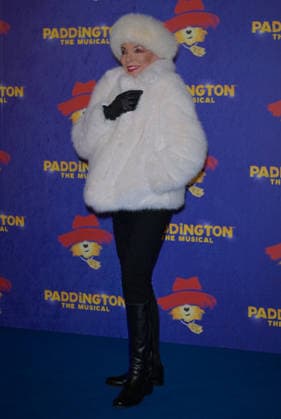 Paddington: The Musical West End Opening Night - Arrivals Dame Joan Collins attends the Paddington: The Musical West End Opening Night at The Savoy Theatre on November 30, 2025 in London, England, Credit:Jules Annan Avalon  Copyright: xJulesxAnnanx xAvalonx 1055703176