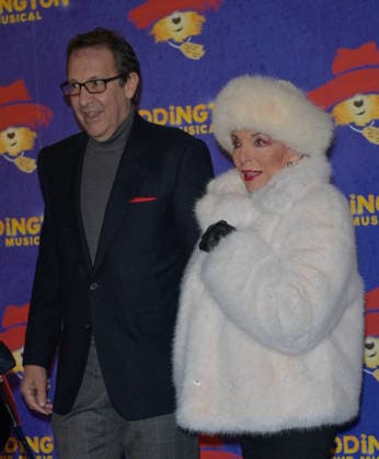 Paddington: The Musical West End Opening Night - Arrivals Dame Joan Collins attends the Paddington: The Musical West End Opening Night at The Savoy Theatre on November 30, 2025 in London, England, Credit:Jules Annan Avalon  Copyright: xJulesxAnnanx xAvalonx 1055703225