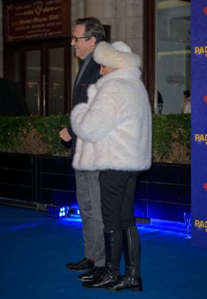 Paddington: The Musical West End Opening Night - Arrivals Dame Joan Collins attends the Paddington: The Musical West End Opening Night at The Savoy Theatre on November 30, 2025 in London, England, Credit:Jules Annan Avalon  Copyright: xJulesxAnnanx xAvalonx 1055703249