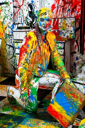 Bodyart Color Christmas Splash Performance with model Tatjana Heinz in Studio Düsterwald Hameln, 30 11 2025 BodyArt artist Jörg Düsterwald Foto:xT.xSkupinx xFuturexImagex christmas_splash_5112