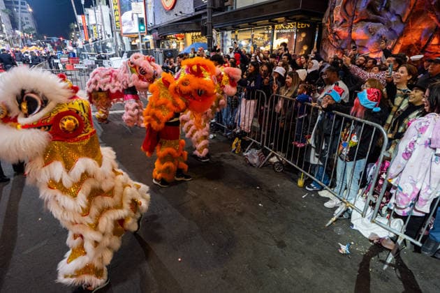 HOLLYWOOD, CALIFORNIA - NOVEMBER 30: Lion dance performance is staged during the 93rd Annual Hollywood Christmas Parade on November 30, 2025 in Hollywood, California.  Copyright: xVCGx 111606900235