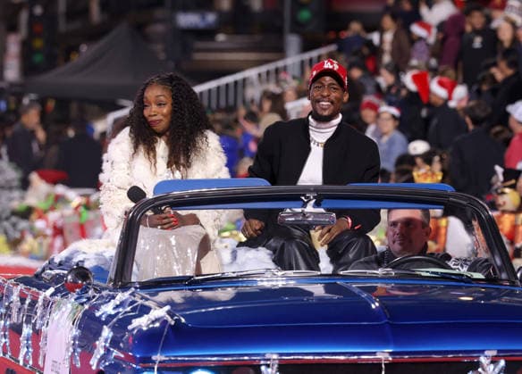 Estelle cruises down Hollywood Blvd. during The 93rd Annual Hollywood Christmas Parade With Grand Marshal Luke Wilson In Support of Marine Toys for Tots in Los Angeles on Sunday, November 30, 2025.  LAP20251130756 GERGxGRUDT