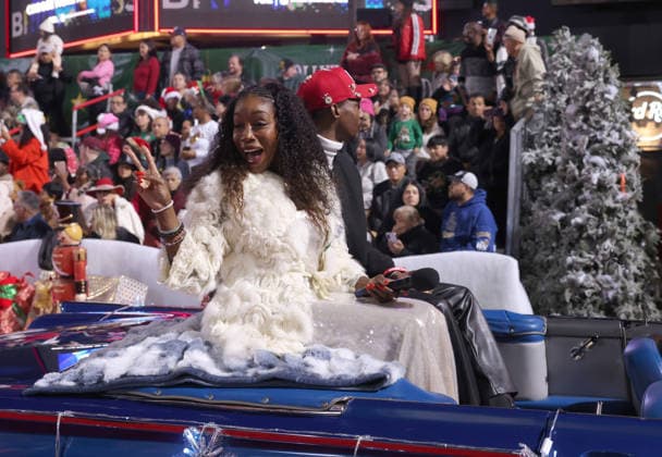 Estelle cruises down Hollywood Blvd. during The 93rd Annual Hollywood Christmas Parade With Grand Marshal Luke Wilson In Support of Marine Toys for Tots in Los Angeles on Sunday, November 30, 2025.  LAP20251130758 GERGxGRUDT