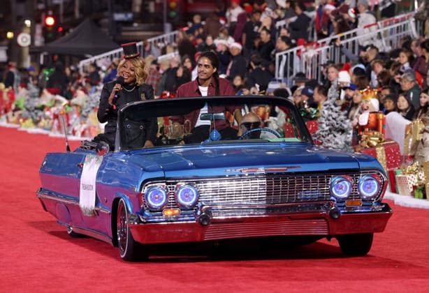 Thelma Houston cruises down Hollywood Blvd. during The 93rd Annual Hollywood Christmas Parade With Grand Marshal Luke Wilson In Support of Marine Toys for Tots in Los Angeles on Sunday, November 30, 2025.  LAP20251130761 GERGxGRUDT