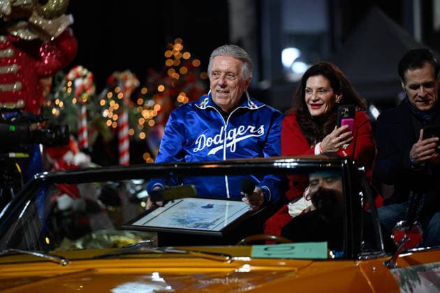 93rd Hollywood Christmas Parade in California HOLLYWOOD, CALIFORNIA - NOV 30: Former Dodgers baseball player Rick Monday greets the crowd during the 93rd Hollywood Christmas Parade in Hollywood of Los Angeles, California, United States on November 30, 2025. Tayfun Coskun Anadolu California United States. Editorial use only. Please get in touch for any other usage.  Copyright: x2025xAnadoluxTayfunxCoskunx