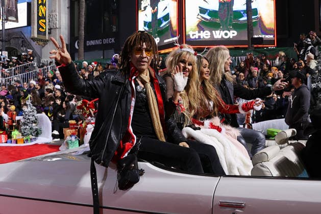 93rd Hollywood Christmas Parade in California HOLLYWOOD, CALIFORNIA - NOV 30: 93rd Hollywood Christmas Parade is held in Hollywood of Los Angeles, California, United States on November 30, 2025. Tayfun Coskun Anadolu California United States. Editorial use only. Please get in touch for any other usage.  Copyright: x2025xAnadoluxTayfunxCoskunx