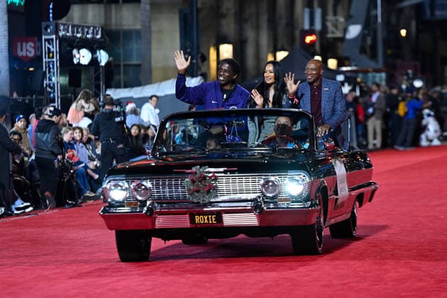 93rd Hollywood Christmas Parade in California HOLLYWOOD, CALIFORNIA - NOV 30: A.C Green (left), Cece Scott (center) and Byron Scott (right) greet the crowd during the 93rd Hollywood Christmas Parade in Hollywood of Los Angeles, California, United States on November 30, 2025. Tayfun Coskun Anadolu California United States. Editorial use only. Please get in touch for any other usage.  Copyright: x2025xAnadoluxTayfunxCoskunx
