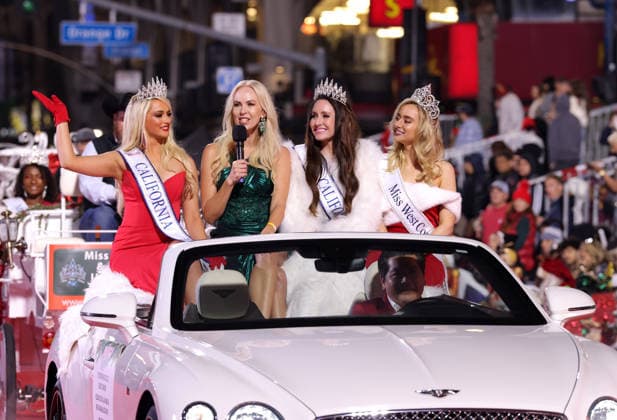 A general view of atmosphere during The 93rd Annual Hollywood Christmas Parade With Grand Marshal Luke Wilson In Support of Marine Toys for Tots in Los Angeles on Sunday, November 30, 2025.  LAP20251130855 GERGxGRUDT