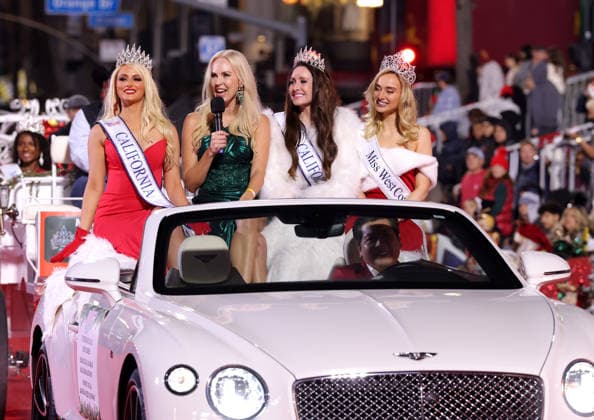 A general view of atmosphere during The 93rd Annual Hollywood Christmas Parade With Grand Marshal Luke Wilson In Support of Marine Toys for Tots in Los Angeles on Sunday, November 30, 2025.  LAP20251130856 GERGxGRUDT