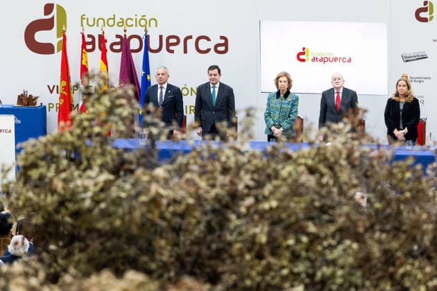 Queen Sofia presides over the presentation of the VIII edition of the Evolution Awards and the I edition of the Emiliano Aguirre Award in Burgos Queen Sofia c and the President of the Junta de Castilla y León, Alfonso Fernández Manueco 2i during the presentation of the VIII edition of the Evolution Awards and the I edition of the Emiliano Aguirre Award, at the Museum of Human Evolution, on December 1, 2025, in Burgos, Castilla Leon Spain The Evolution Awards and the Emiliano Aguirre Award, organized by the Atapuerca Foundation, recognize relevant trajectories and contributions in the field of human evolution, research and scientific dissemination 01 DECEMBER 2025 Tomá Burgos, Castilla Leon Burgos, Castilla Leon Spain  Copyright: xTomasxAlonsox 7140628