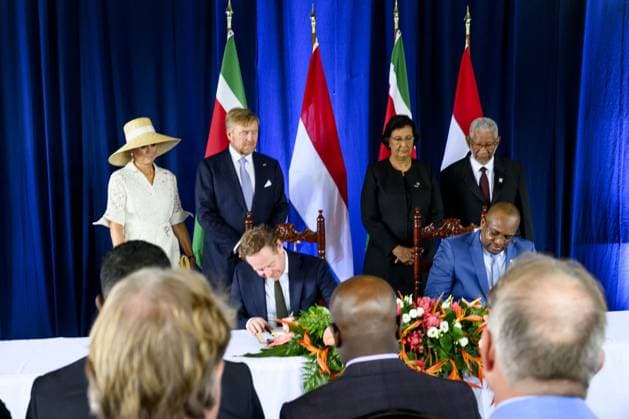 Dutch Royals Visit Suriname - Day 1 Presidential Palace. King Willem-Alexander and Queen Maxima are paying a state visit to the Republic of Suriname at the invitation of President Jennifer Geerlings-Simons. The President and the King will deliver a short press statement, paying particular attention to the broad cooperation between the countries, on December 1, 2025, in Paramaribo, Suriname. Photo by Patrick van Emst NLBeeld Bruno PRess ABACAPRESS.COM NLBeeld Patrick van Emst Credit: NL Beeld Patrick van Emst Paramaribo Suriname  Copyright: xBrunoxPress ABACAx