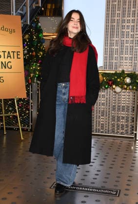 Stella Cole visits the Empire State Building to celebrate the release of her third album, It™s Magic, and Cover of the Carpenters™ ˜Merry Christmas, Darling™ Featuring: Stella Cole Where: New York City, New York, United States When: 01 Dec 2025 Credit: mpi099 MediaPunch INSTARimages EDITORIAL USE ONLY. NOT FOR USE BY NEWSPAPERS BASED IN THE UK. Copyright: xx instar55305706