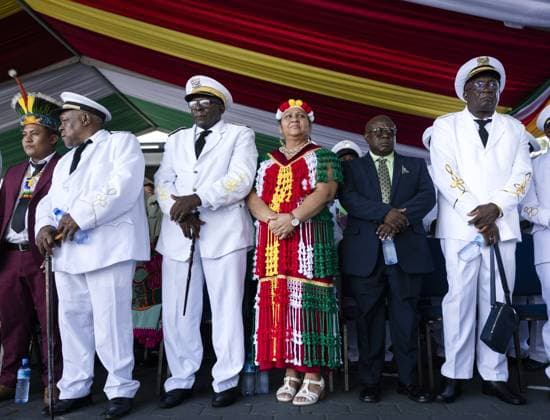 PARAMARIBO Representatives of descendants of enslaved people and indigenous communities in Suriname await the arrival of King Willem-Alexander and Queen Maxima before a discussion about the past and the future. The royal couple were on a three-day state visit to Suriname at the invitation of President Jennifer Geerlings-Simons. ANP REMKO DE WAAL netherlands out - belgium out  Copyright: xx x543611939x originalFilename: 543611939