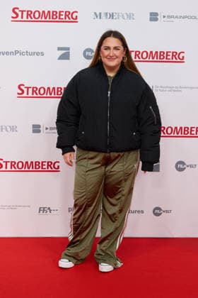 Sandra Safiulov selfisandra Cinema premiere of Stromberg Wieder Alles Wie Immer at the Zoo Palast in Berlin on 01 12 2025 Premiere Stromberg Wieder Alles Wie Immer