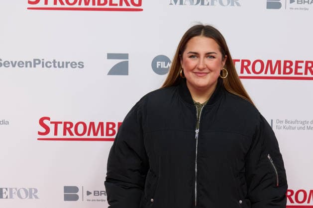 Sandra Safiulov selfisandra Cinema premiere of Stromberg Wieder Alles Wie Immer at the Zoo Palast in Berlin on 01 12 2025 Premiere Stromberg Wieder Alles Wie Immer