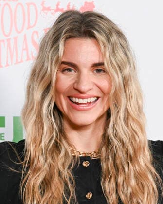 November 30, 2025, Hollywood, California, USA: Model, author, actress, speaker and media personality RACHEL MCCORD attends the 93rd Annual Hollywood Christmas Parade: Hollywood RED CARPET. Hollywood USA - ZUMAb173 20251130_aap_b173_235 Copyright: xBillyxBennightx