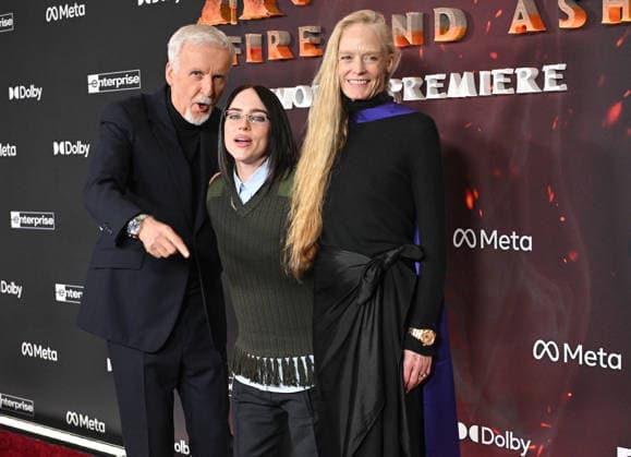 ˜Avatar Fire and Ash™ World Premiere James Cameron, Billie Eilish and Suzy Amis arriving to the world premiere of Avatar Fire and Ash at the Dolby Theatre on December 1, 2025 in Hollywood, Ca. Hollywood Dolby Theatre California USA Copyright: xLISAxOConnor xAFF-USA.COMx