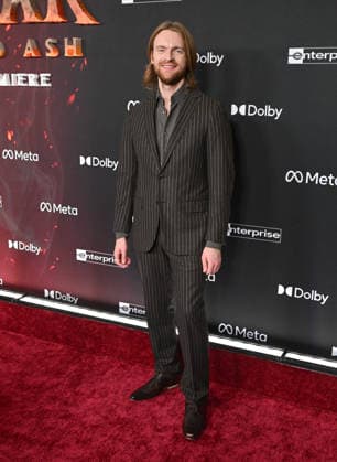 ˜Avatar Fire and Ash™ World Premiere Finneas O Connell arriving to the world premiere of Avatar Fire and Ash at the Dolby Theatre on December 1, 2025 in Hollywood, Ca. Hollywood Dolby Theatre California USA Copyright: xLISAxOConnor xAFF-USA.COMx