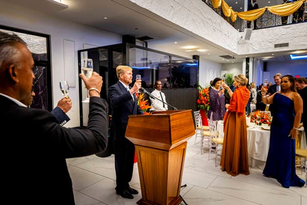 01-12-2025 Gala King Willem-Alexander and Queen Maxima and Surinamese President Jennifer Geerlings-Simons and her husband Glenn Geerlings during the statebanquet at the Prince Ballroom on the 1st day of the 3 day statevisit to Suriname. Â  Copyright: xPPEx