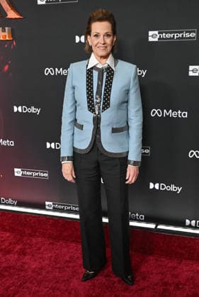 ˜Avatar Fire and Ash™ World Premiere Sigourney Weaver arriving to the world premiere of Avatar Fire and Ash at the Dolby Theatre on December 1, 2025 in Hollywood, Ca. Hollywood Dolby Theatre California USA Copyright: xLISAxOConnor xAFF-USA.COMx