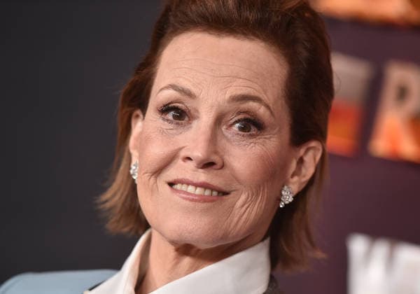 ˜Avatar Fire and Ash™ World Premiere Sigourney Weaver arriving to the world premiere of Avatar Fire and Ash at the Dolby Theatre on December 1, 2025 in Hollywood, Ca. Hollywood Dolby Theatre California USA Copyright: xLISAxOConnor xAFF-USA.COMx