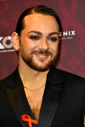 ABBkoeln Riccardo Simonetti presenter and author as a guest on the red carpet at the Charity Aids Gala in the Musical Dome Cologne on 01 12 2025 NRW Germany