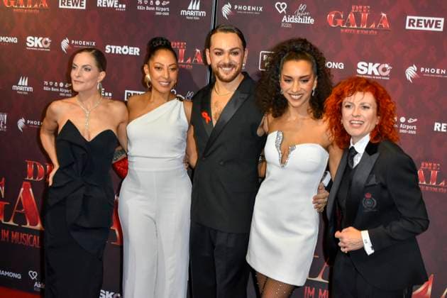 ABBkoeln No Angels, Nadja Benaissa, Lucy Diakovska, Riccardo Simonetti Sandy Mölling Moelling Jessica Wahls as guests on the red carpet at the Charity Aids Gala at the Musical Dome Cologne on 01 12 2025 NRW Germany