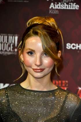 ABBkoeln Anna Hiltrop Model on the red carpet at the Charity Aids Gala at the Musical Dome Cologne on 01 12 2025 NRW Germany