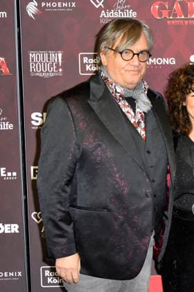 ABBkoeln Hans Peter Wilhelm Hape Kerkeling , guest on the red carpet at the Charity Aids Gala in the Musical Dome Cologne on 01 12 2025 NRW Germany