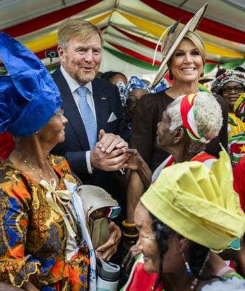PARAMARIBO - King Willem-Alexander and Queen Maxima visited the community center of the Latour Community Work Foundation (Stibula) in the working-class Latour neighborhood during a three-day state visit to Suriname. ANP REMKO DE WAAL netherlands out - belgium out  Copyright: xx x543686561x originalFilename: 543686561