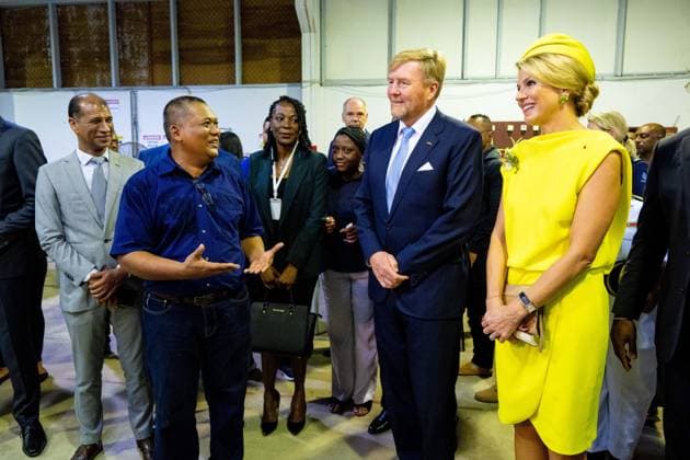 PARAMARIBO - King Willem-Alexander and Queen Maxima visited the Natural Technology Institute (NATIN), a development-oriented institute that trains young people at the vocational (MBO) level for technical, natural sciences, and laboratory sectors for the business community, the service sector, and the Surinamese government. The royal couple was on a three-day state visit to Suriname. ANP POOL MISCHA SCHOEMAKER netherlands out - belgium out  Copyright: xx x543691205x originalFilename: 543691205