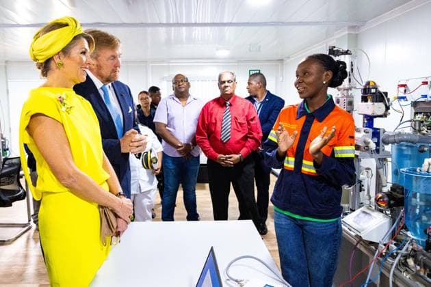 PARAMARIBO - King Willem-Alexander and Queen Maxima visited the Natural Technology Institute (NATIN), a development-oriented institute that trains young people at the vocational (MBO) level for technical, natural sciences, and laboratory sectors for the business community, the service sector, and the Surinamese government. The royal couple was on a three-day state visit to Suriname. ANP POOL MISCHA SCHOEMAKER netherlands out - belgium out  Copyright: xx x543691213x originalFilename: 543691213