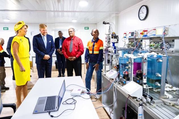 PARAMARIBO - King Willem-Alexander and Queen Maxima visited the Natural Technology Institute (NATIN), a development-oriented institute that trains young people at the vocational (MBO) level for technical, natural sciences, and laboratory sectors for the business community, the service sector, and the Surinamese government. The royal couple was on a three-day state visit to Suriname. ANP POOL MISCHA SCHOEMAKER netherlands out - belgium out  Copyright: xx x543691306x originalFilename: 543691306