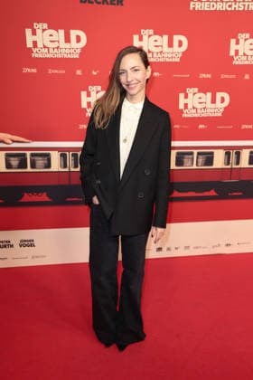 Katharina Schuettler at the öDer Held vom Bahnhof Friedrichstrasse cinema premiere on 2 12 2025 at the Delphi Filmpalast in Berlin Der Held vom Bahnhof Friedrichstrasse film premiere in Berlin