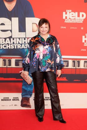 Premiere Der Held vom Bahnhof Friedrichstrasse Heike Hanold Lynch at the premiere of Der Held vom Bahnhof Friedrichstrasse at Delphi Filmpalast on 02 12 2025 in Berlin Copyright: xEventpressxKochanx