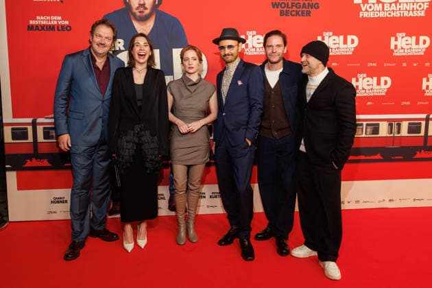 Premiere of Der Held vom Bahnhof Friedrichstrasse Charly Hübner, Christiane Paul, Leon Ullrich, Daniel Brühl and Jürgen Vogel at the premiere of Der Held vom Bahnhof Friedrichstrasse at the Delphi Filmpalast on 02 12 2025 in Berlin Copyright: xEventpressxKochanx