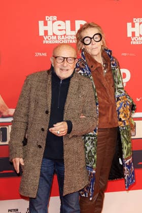 Premiere of Der Held vom Bahnhof Friedrichstrasse Volker Schlöndorff and Cornelia von Maltzahn at the premiere of Der Held vom Bahnhof Friedrichstrasse at the Delphi Filmpalast on 02 12 2025 in Berlin Copyright: xEventpressxKochanx